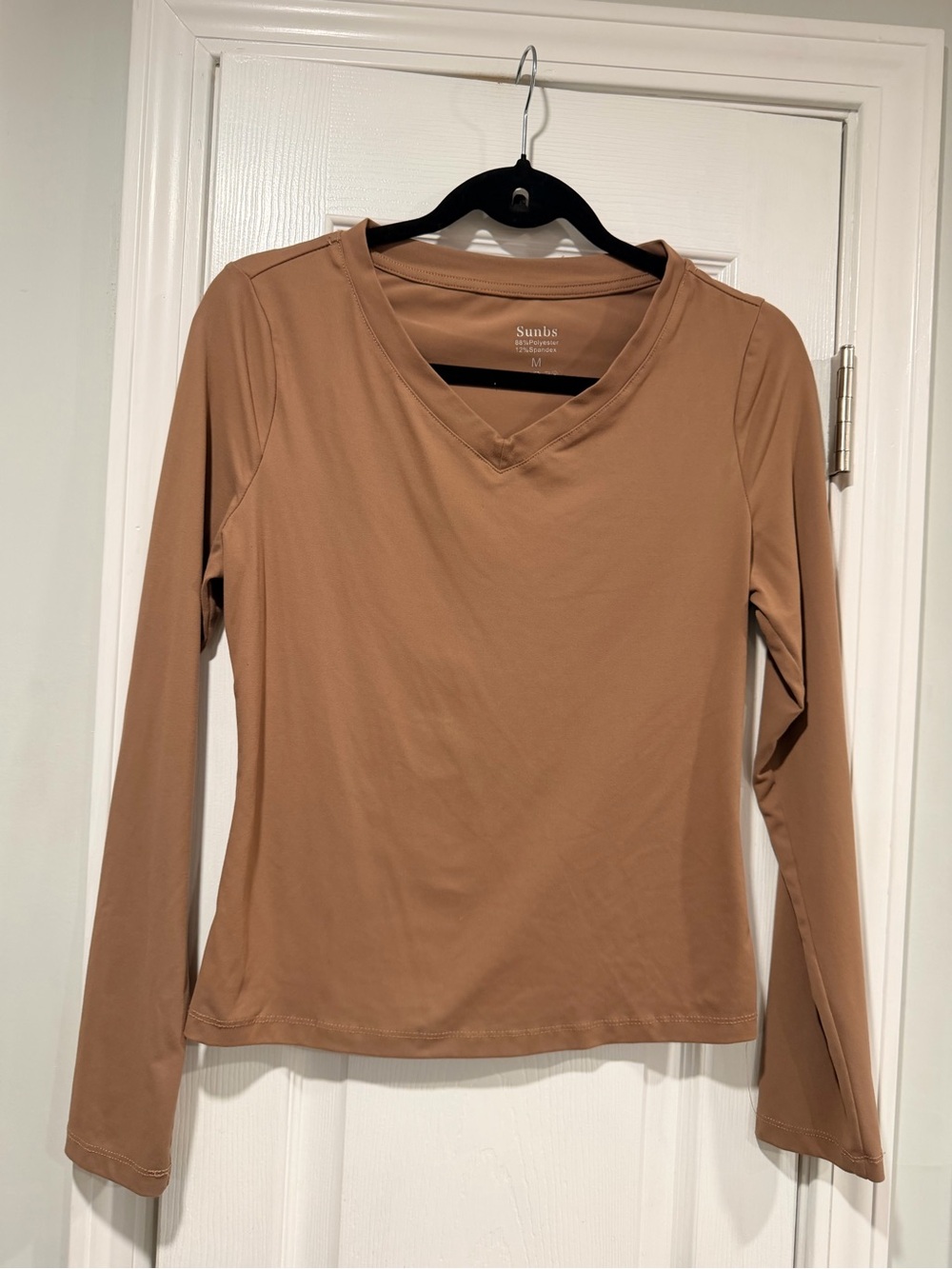 Sunbs Size M Tan Brown V-Neck Long Sleeve Soft Stretch Top